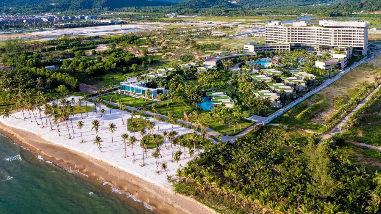 Pullman Phu Quoc Beach Resort Exterior photo